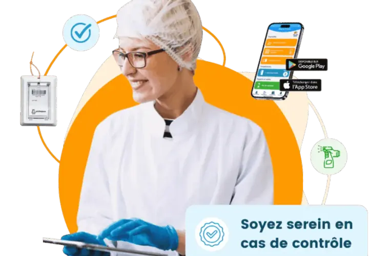 Une professionnelle de santé, portant charlotte et blouse, utilise une tablette. L'image illustre la facilité d'un contrôle d'hygiène grâce à une application mobile.