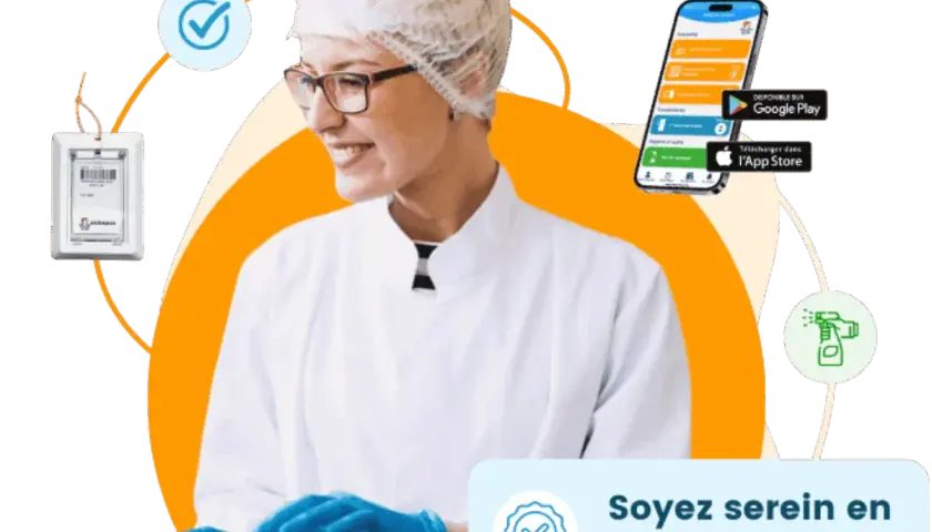 Une professionnelle de santé, portant charlotte et blouse, utilise une tablette. L'image illustre la facilité d'un contrôle d'hygiène grâce à une application mobile.