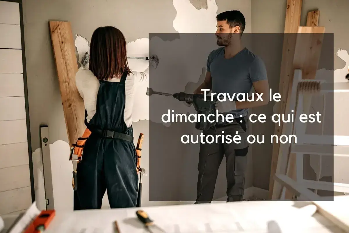 Deux ouvriers travaillent sur un chantier. L'un mesure un mur, l'autre utilise un marteau-piqueur. L'image interroge sur les travaux le dimanche.